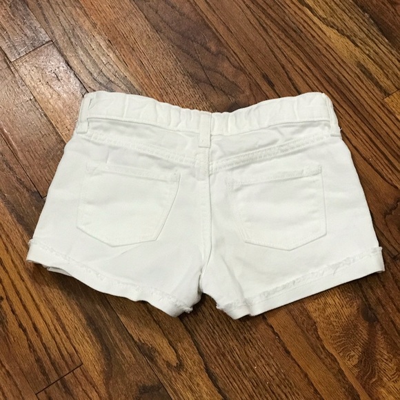 Old Navy White Denim Jean Shorts 
Small 6 / 7 Girls 
Elastic Adjustable Waist - Picture 1 of 11